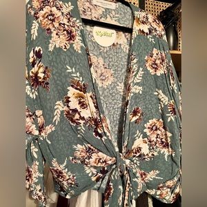 Nectar Clothing Floral Wrap Blouse NWT Size Large